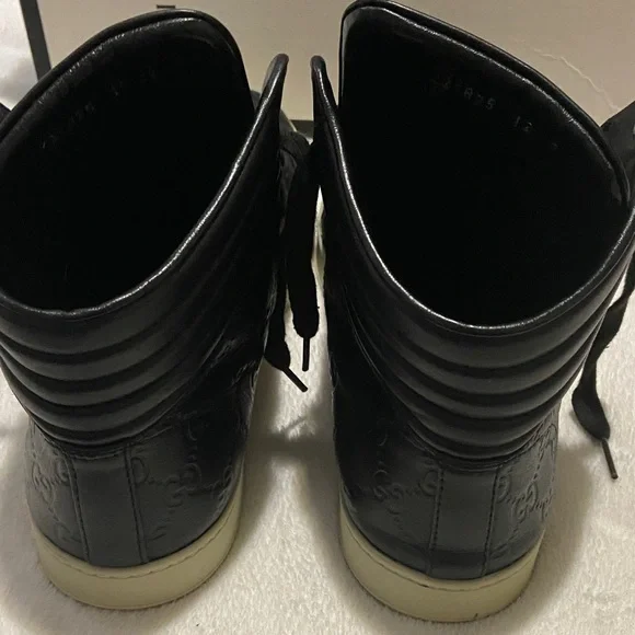 Gucci Black Leather Sneakers with Red and Green Stripe - Picture 3 of 10